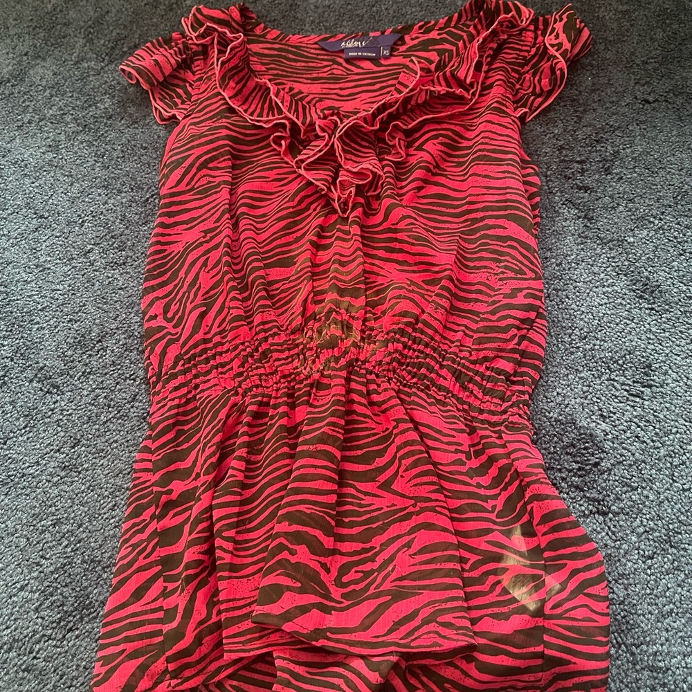 Miley Cyrus & Max Azria Red Zebra Ruffle Blouse - Picture 1 of 3